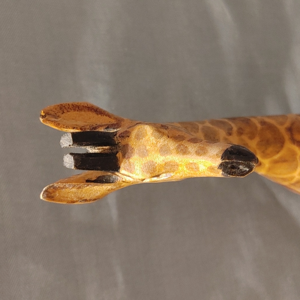 đŚ Wooden Giraffe - Picture 8 of 13